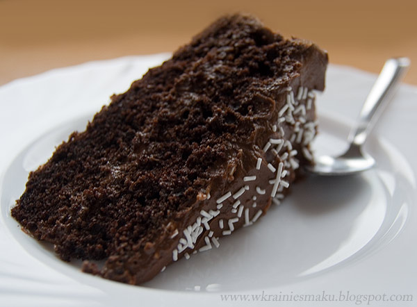 Old-fashioned chocolate cake